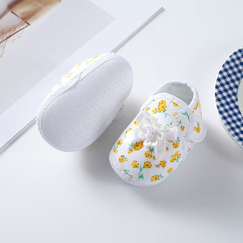 Baby Non-Slip Cloth Shoes – Cute Floral Princess Shoes for Girls (0–1 Year)