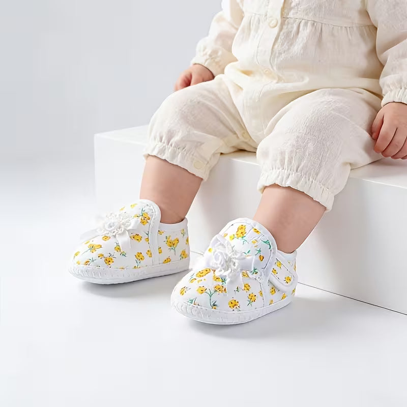 Baby Non-Slip Cloth Shoes – Cute Floral Princess Shoes for Girls (0–1 Year)